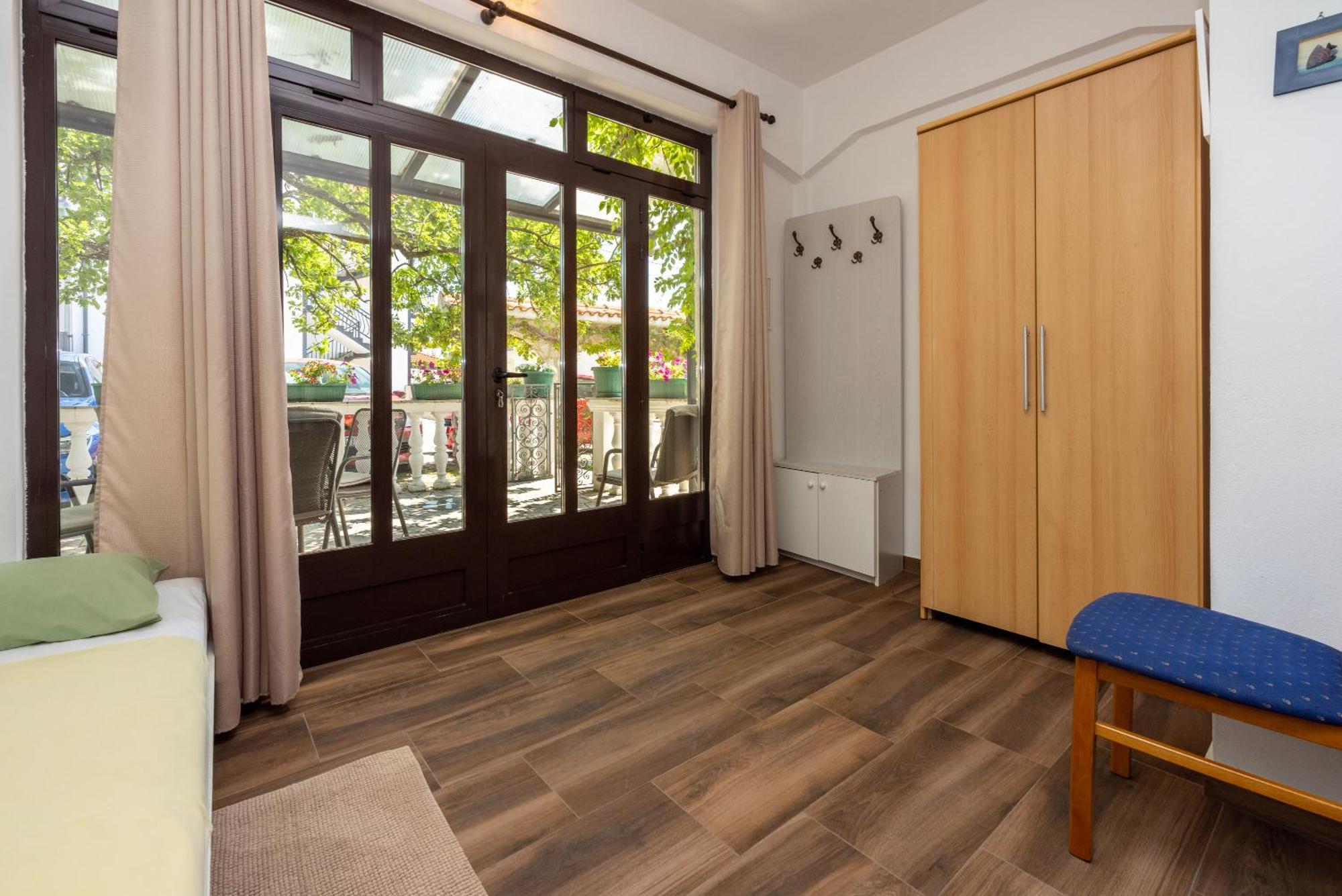 Apartment Dom Jadranovo Exterior photo