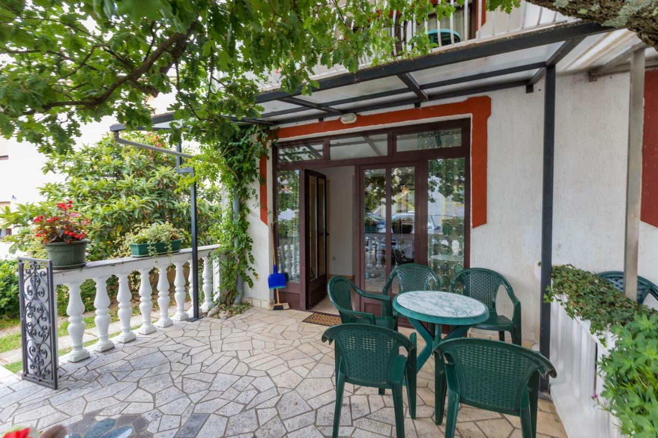 Apartment Dom Jadranovo Exterior photo