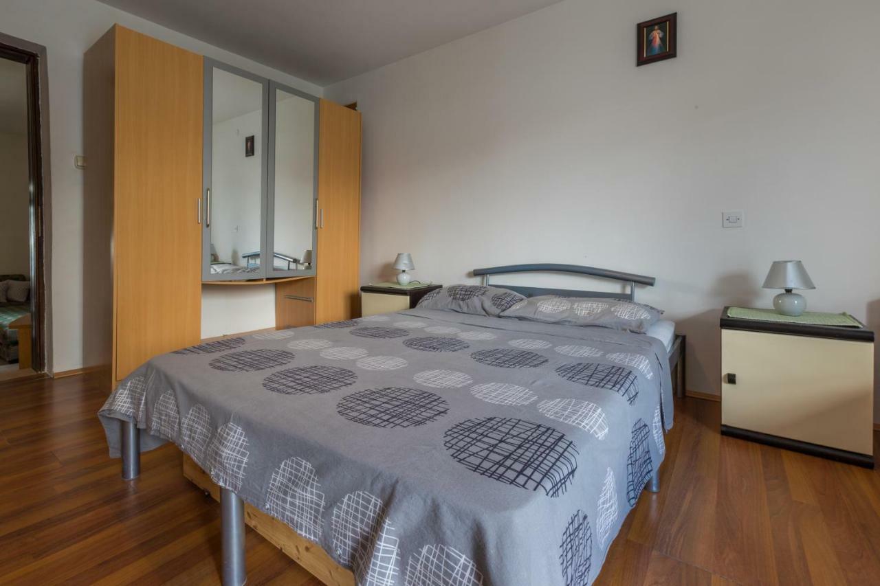 Apartment Dom Jadranovo Exterior photo